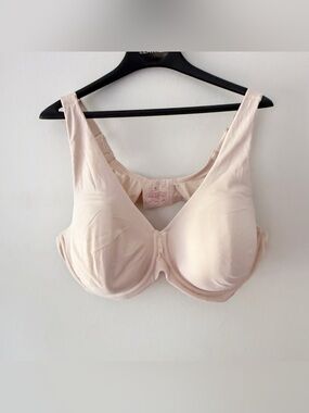 Breezies Women Seamless Padded Underwire Bra Size 44DDD Nude Casual